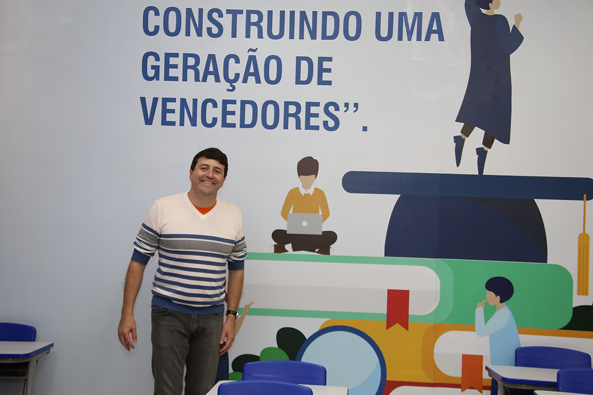 Prefeito Elvis Cezar inaugura Novo Colégio Leda Caira - Jornal ARua