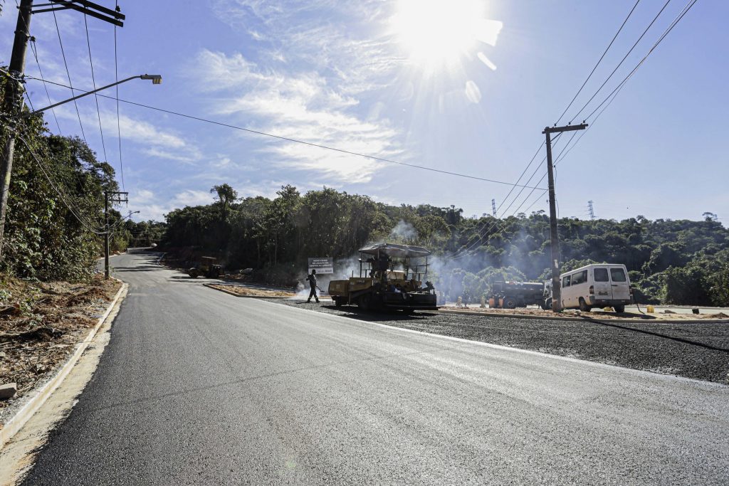 Estrada da Servidão, na Nova Itapevi, recebe pavimentação asfáltica