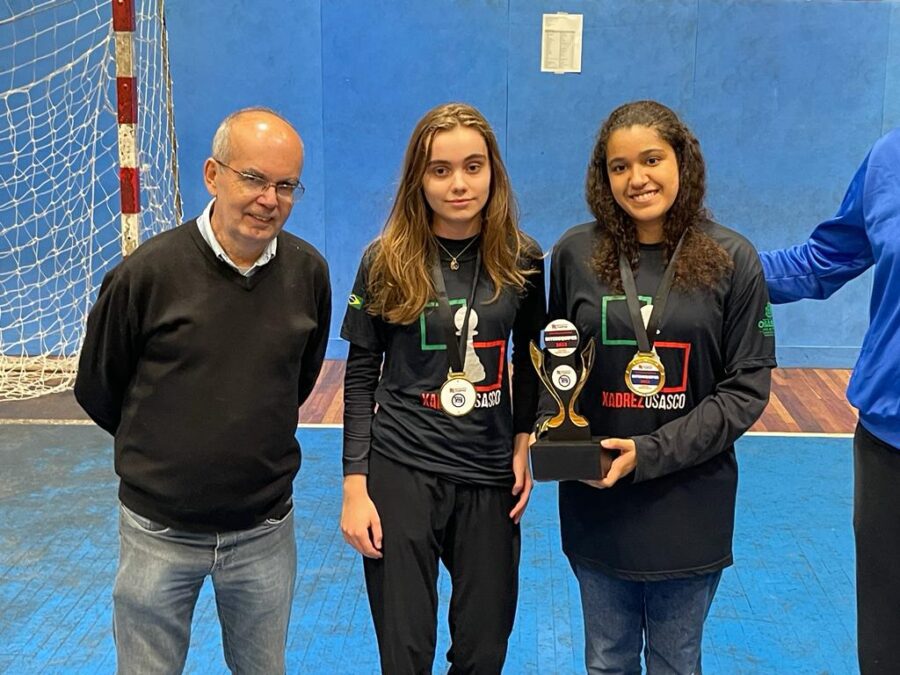 Enxadrista osasquense e campeã panamericana é homenageada na Câmara de  Osasco — Câmara Municipal de Osasco/SP