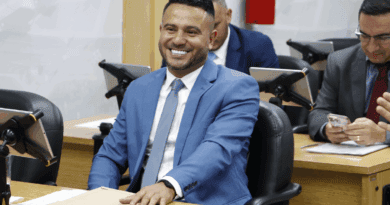 Andrezinho assume cadeira na Câmara de Osasco Andrezinho assume cadeira na Câmara de Osasco