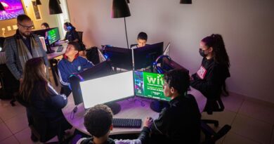 Barueri impulsiona novas gerações com formatura e a exposição de projetos WIT & Sala Maker neste sábado (6) Barueri impulsiona novas gerações com formatura e a exposição de projetos WIT & Sala Maker neste sábado (6)