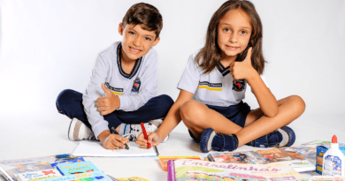 Santana de Parnaíba entrega uniformes e materiais escolares para 32 mil alunos antes do início das aulas Santana de Parnaíba entrega uniformes e materiais escolares para 32 mil alunos antes do início das aulas