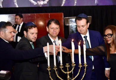 Com presença do governador, Ato em Memória às Vítimas do Holocausto reforça compromisso com a memória e o combate ao antissemitismo