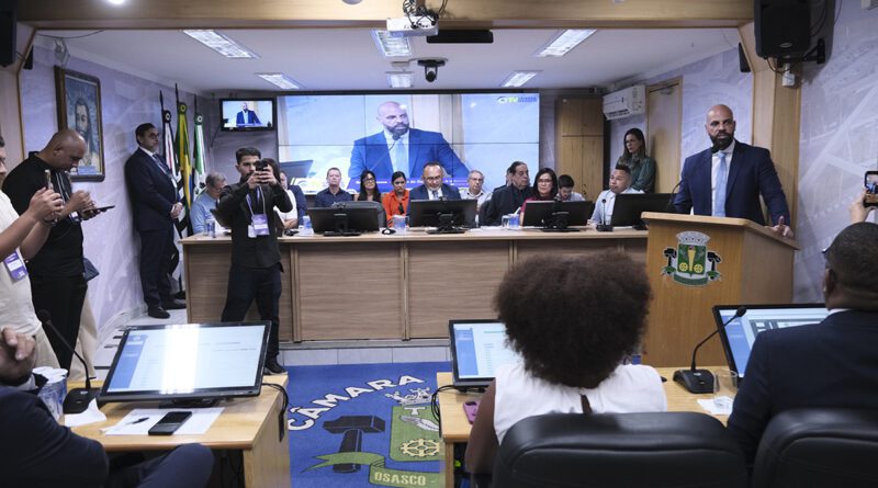 Câmara de Osasco retoma sessões ordinárias com presença do prefeito Gerson Pessoa