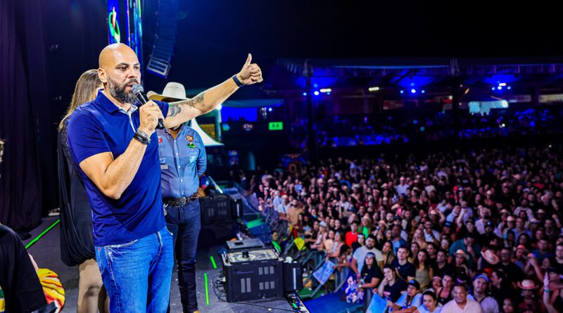 Prefeito e primeira-dama prestigiam abertura do Oz Festival 2026 em Osasco