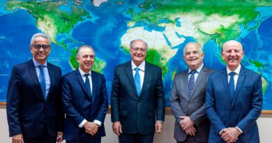 Rubens Furlan é recebido, em Brasília, pelo vice-presidente da república e pela cúpula nacional do PSB