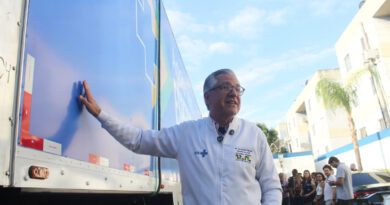 Ministro Padilha visita carreta de oftalmologia na Grande SP e autoriza policlínica em Franco da Rocha