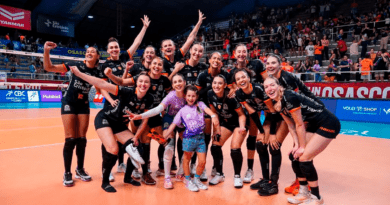 Osasco vence Sesi Bauru, confirma G-3 e celebra marca histórica de Camila Brait Osasco vence Sesi Bauru, confirma G-3 e celebra marca histórica de Camila Brait