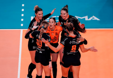 Osasco vence Praia Clube e entra no G-3 da Superliga Feminina Osasco vence Praia Clube e entra no G-3 da Superliga Feminina
