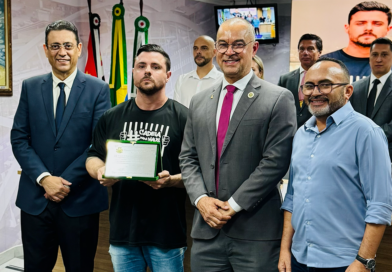 Deputado Bruno Lima recebe Cartão de Prata em solenidade na Câmara de Osasco