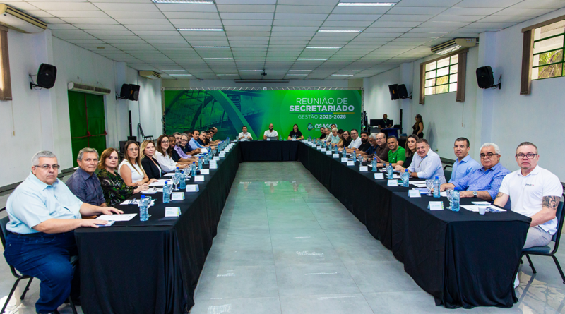 Prefeito de Osasco reúne time de secretários para planejamento