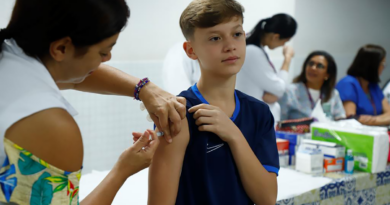 Vacinação continua neste sábado em escolas de Barueri