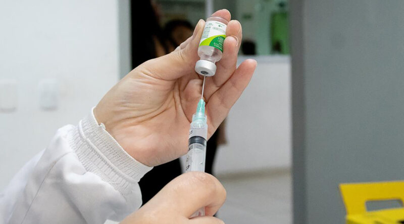 Barueri imuniza 549 pessoas em ação de vacinação nas escolas municipais