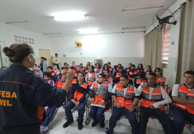 Defesa Civil de Barueri inicia programa para formar agentes multiplicadores nas escolas Defesa Civil de Barueri inicia programa para formar agentes multiplicadores nas escolas