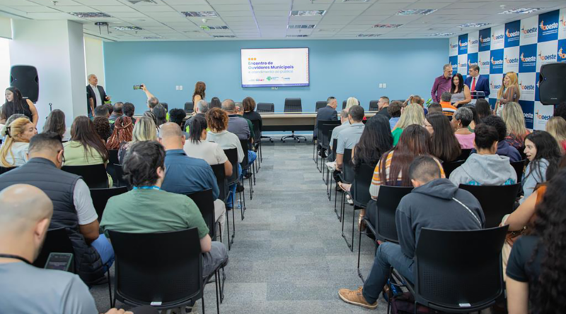 Barueri ganha destaque em encontro do CIOESTE sobre ouvidorias