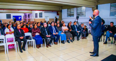 Prefeito de Osasco apresenta balanço de governo a pastores da Igreja Avivamento da Fé Prefeito de Osasco apresenta balanço de governo a pastores da Igreja Avivamento da Fé