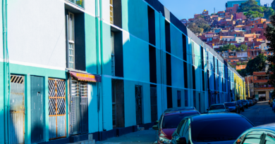 Moradores celebram revitalização de conjunto habitacional no Portal D’Oeste Moradores celebram revitalização de conjunto habitacional no Portal D’Oeste