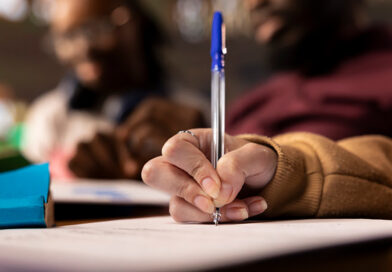 Enem 2026: saiba como estudar para a prova se você está há muito tempo fora da escola