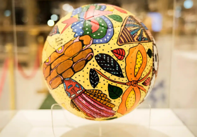 Exposição Ball Art transforma bolas de futebol em obras de arte no Iguatemi Alphaville