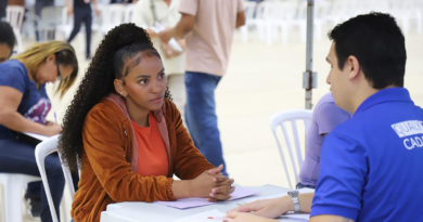 Barueri realiza 3º Feirão de Empregos com mais de 1.800 vagas e oportunidades para PCDs e Jovem Aprendiz Barueri realiza 3º Feirão de Empregos com mais de 1.800 vagas e oportunidades para PCDs e Jovem Aprendiz