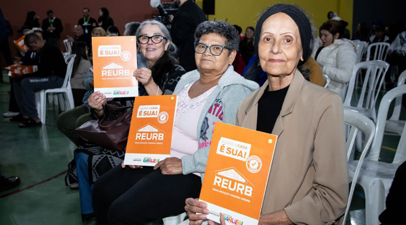 Sonho da casa própria se consolida: Barueri entrega escrituras e beneficiará 140 famílias do Maria Cristina Sonho da casa própria se consolida: Barueri entrega escrituras e beneficiará 140 famílias do Maria Cristina