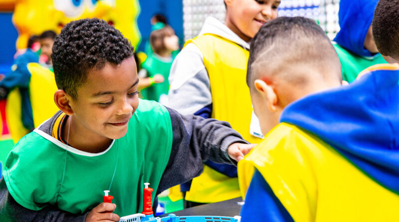 Prefeitura de Osasco realiza mais uma edição do Férias na Escola Prefeitura de Osasco realiza mais uma edição do Férias na Escola