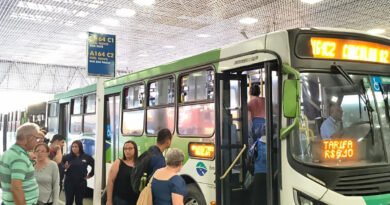 Mudanças em pontos de ônibus entram em vigor após reconfiguração viária da Castello Branco em Barueri Mudanças em pontos de ônibus entram em vigor após reconfiguração viária da Castello Branco em Barueri