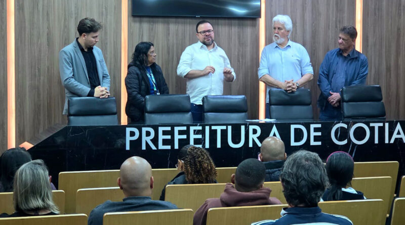 Prefeito Welington Formiga firma parceria para ampliar aulas gratuitas de vôlei Prefeito Welington Formiga firma parceria para ampliar aulas gratuitas de vôlei