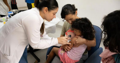 Vacinação nas escolas de Barueri acontece neste sábado para atualizar cadernetas de alunos e da população