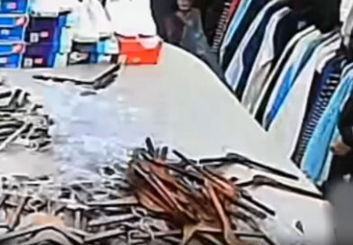 Etiqueta ajuda Força Tática a identificar roupas roubadas encontradas em residência Etiqueta ajuda Força Tática a identificar roupas roubadas encontradas em residência
