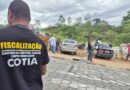 Cotia interdita ferro-velho clandestino após denúncias de moradores no Jardim Arco-Íris Cotia interdita ferro-velho clandestino após denúncias de moradores no Jardim Arco-Íris