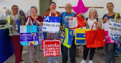 Cotia transforma lonas publicitárias em sacolas e incentiva empreendedorismo sustentável Cotia transforma lonas publicitárias em sacolas e incentiva empreendedorismo sustentável