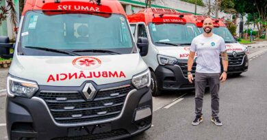 Osasco recebe três novas ambulâncias para reforçar frota do SAMU Osasco recebe três novas ambulâncias para reforçar frota do SAMU